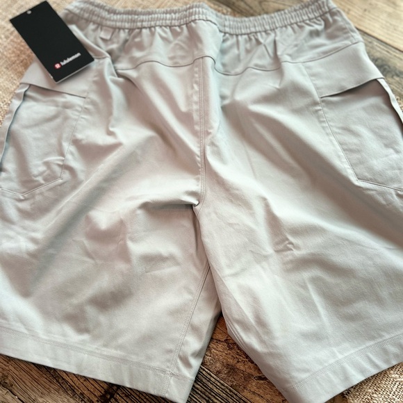 NWOT - MEN’S LULULEMON UTILITARIAN CARGO SHORT - 9” - Picture 6 of 8